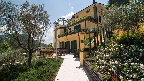 2023_Brochure-5 - Andrea Micheletti.jpg