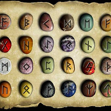 Ateliers Runes Fuchsia Essence.jpg