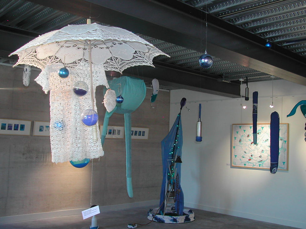 ©Expo entre les plis de sa robe