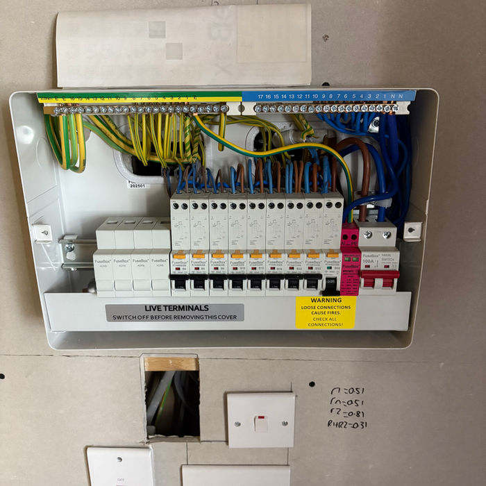 SE Electrical Solutions - Electricians In Braintree - Braintree Local