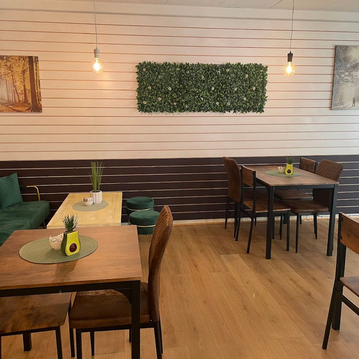 L.A Café & Bistro - Braintree Local