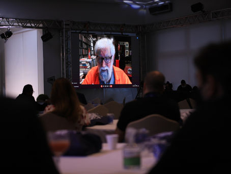 Leonardo Boff debate novos caminhos para o futuro em palestra de abertura