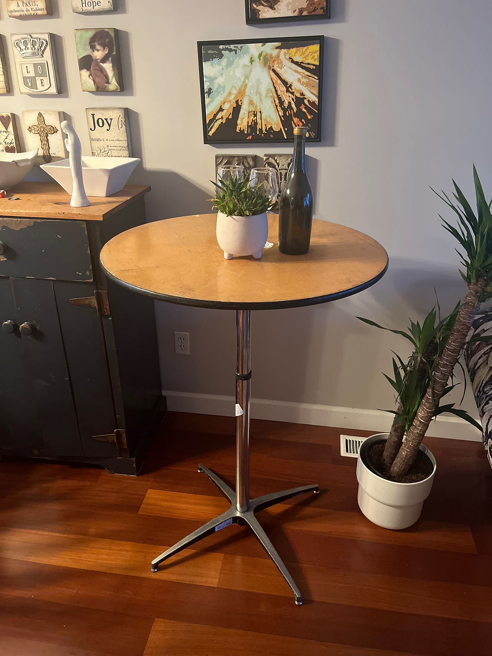 Thumbnail: Cocktail Table (30" x 42")