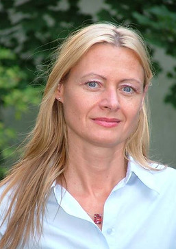 Dr Petra Decker.jpg
