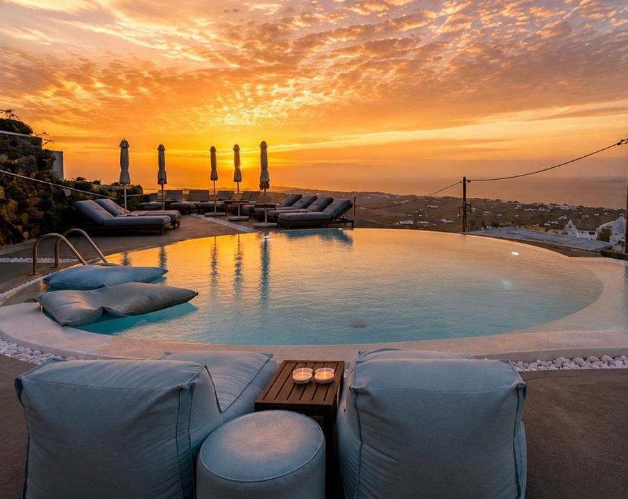 Santorini.jpg