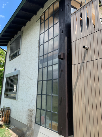 Metallkonstruktion
Schlosserei
Gartenzäune
Balkongeländer
Metalltreppen
Individuelle Metallgestaltung
Terrassenüberdachungen
Windschutzwände
Carports
Schmiedeeisen
Metallverarbeitung
Brandschutztüren
Metallbauarbeiten
Schweissarbeiten
Handläufe
Design-Metallarbeiten
Moderner Metallbau
Metallrestaurierung
Aluminiumkonstruktionen
Metallbauunternehmen Thun
