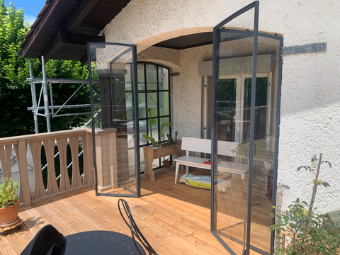 Metallkonstruktion
Schlosserei
Gartenzäune
Balkongeländer
Metalltreppen
Individuelle Metallgestaltung
Terrassenüberdachungen
Windschutzwände
Carports
Schmiedeeisen
Metallverarbeitung
Brandschutztüren
Metallbauarbeiten
Schweissarbeiten
Handläufe
Design-Metallarbeiten
Moderner Metallbau
Metallrestaurierung
Aluminiumkonstruktionen
Metallbauunternehmen Thun