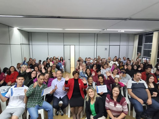 Com economia criativa e idiomas, Ribeirão Pires entrega certificados de curso de capacitação