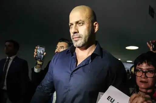 Ex-deputado Daniel Silveira é indiciado por quebrar tornozeleira eletrônica