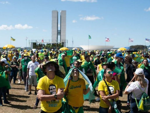 Bolsonaro vai à Esplanada: “Manifestação pacífica pela liberdade”