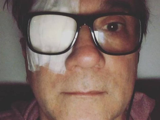 Vocalista do Biquíni Cavadão faz cirurgia para retirada de tumor maligno