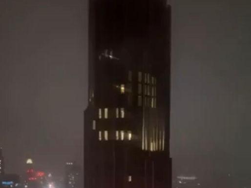 Vídeo: O edifício mais alto do bairro do Brooklyn, estremeceu durante uma tempestade.