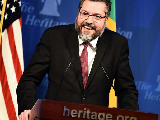 Demissão: Ernesto tenta ficar no cargo enquanto Planalto busca substituto