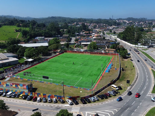 Prefeitura de Ribeirão Pires inaugura primeiro campo de grama sintética do município