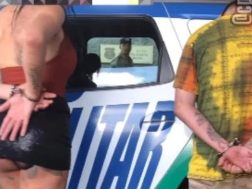 Travesti e motorista são presos nus em motel após briga por drogas