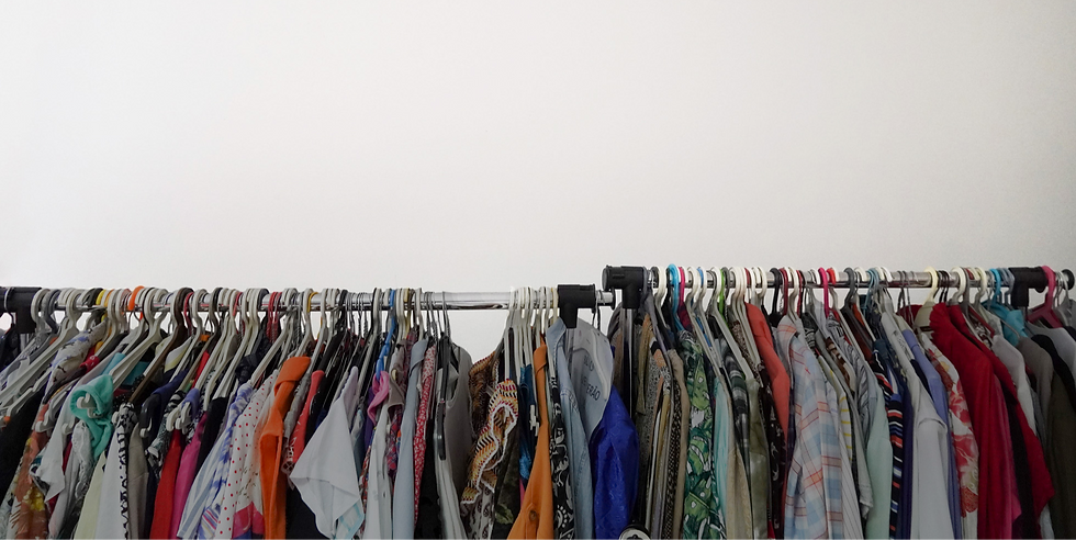 charriot-com-roupa-loja-social-santa-casa-sines