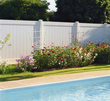 New PVC privacy fence intalled by Fusion fence in West Chester Ohio