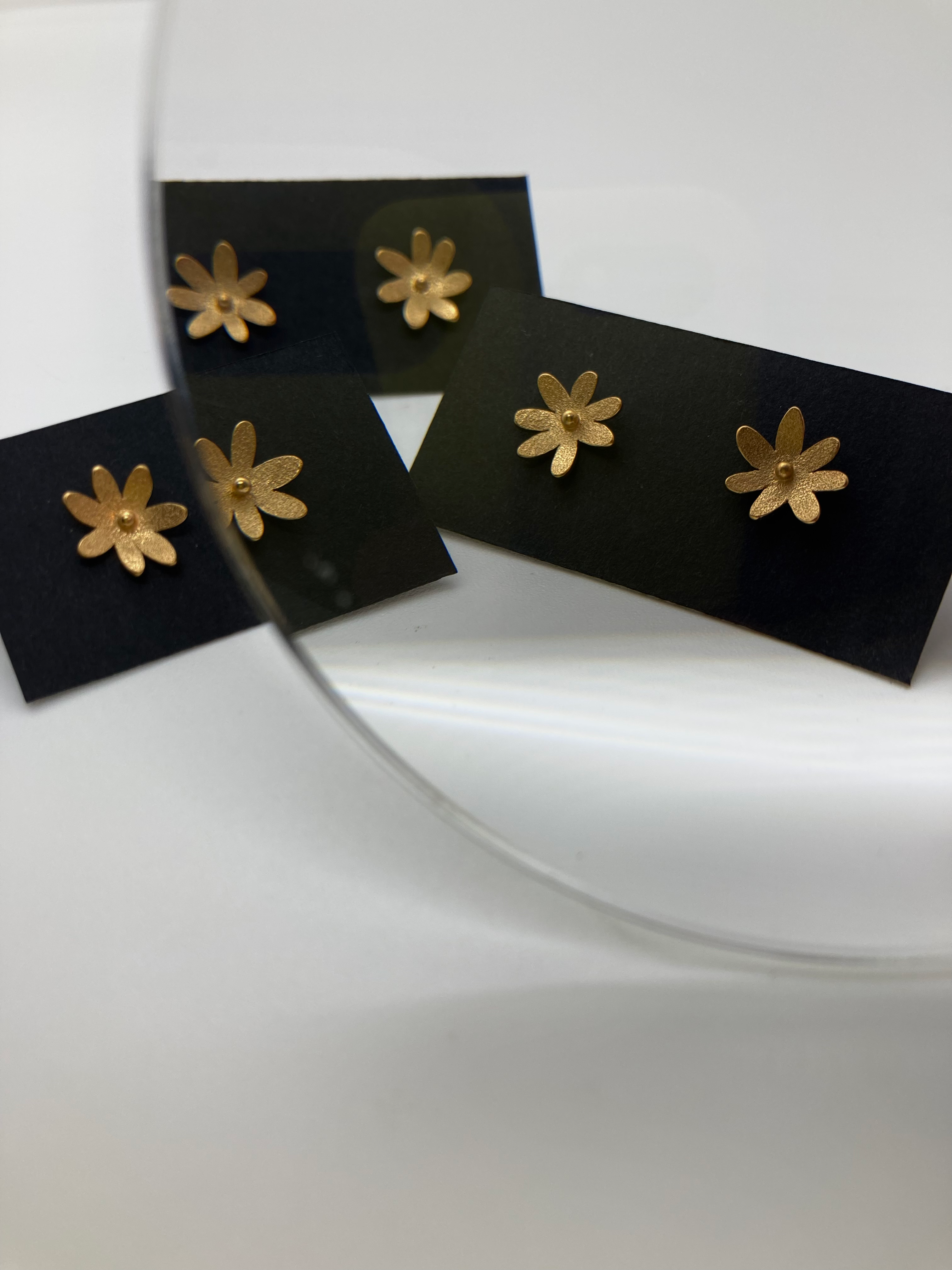 Puces BB Fleurs dorées à l'or 18 carats