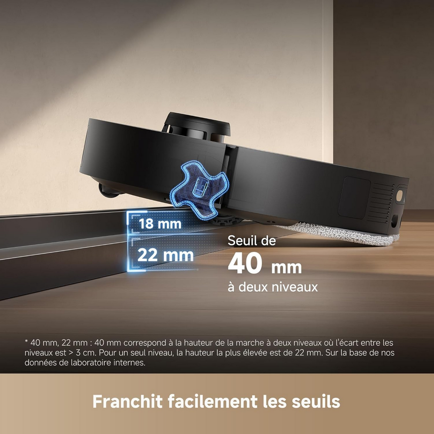 Miniature : Roborock Q7 franchissant un seuil de 40 mm à deux niveaux.
