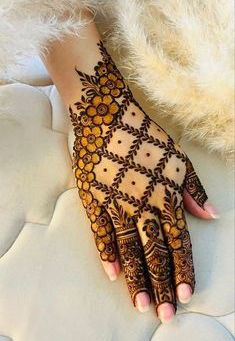 Latest Mehndi Designs for Eid Haldi and Weddings Traditional and Modern Patterns with Application Tips