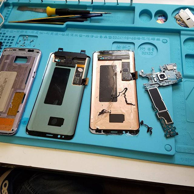 Galaxy S8 all torn down and ready for new lcd!
