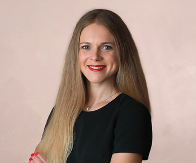 5K8A2861 hair manipulated_edited.jpg