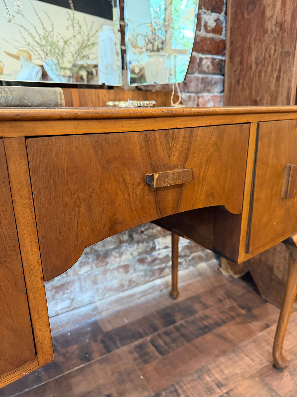 Thumbnail: Antique Vanity