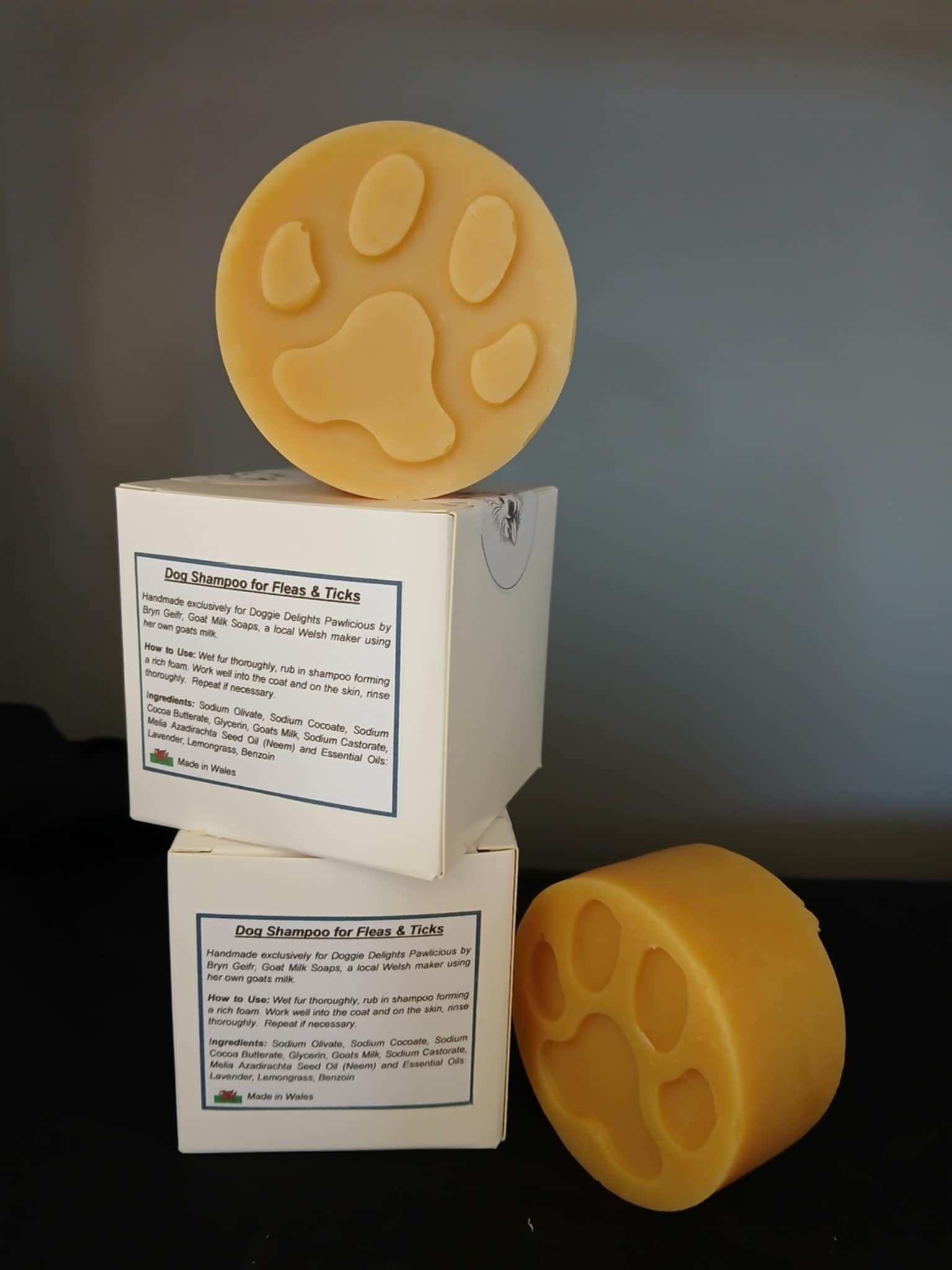 Dog Shampoo for Fleas, Ticks and Midges