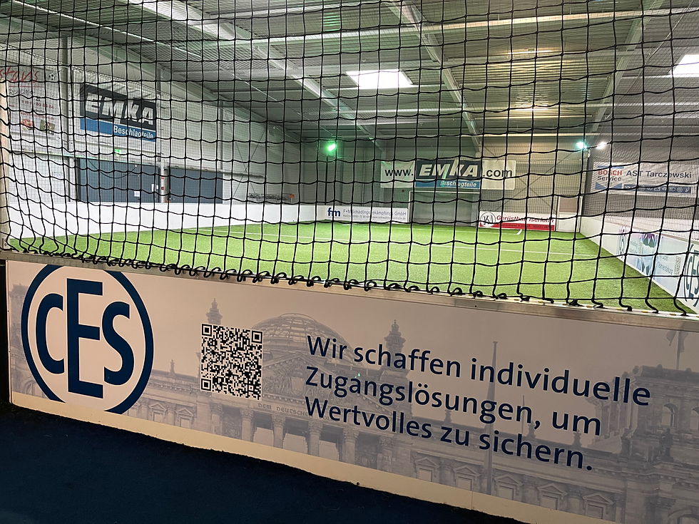 Karsten’s Eventgastronomie Velbert – Bandenwerbung und Sponsoring in der Soccerhalle und Eventlocation für maximale regionale Sichtbarkeit.