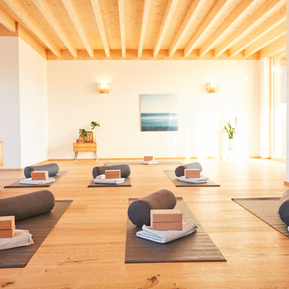 Yoga zur Rückbildung mit Baby, Yogapraxis, Hatha Yoga, Yogaübung