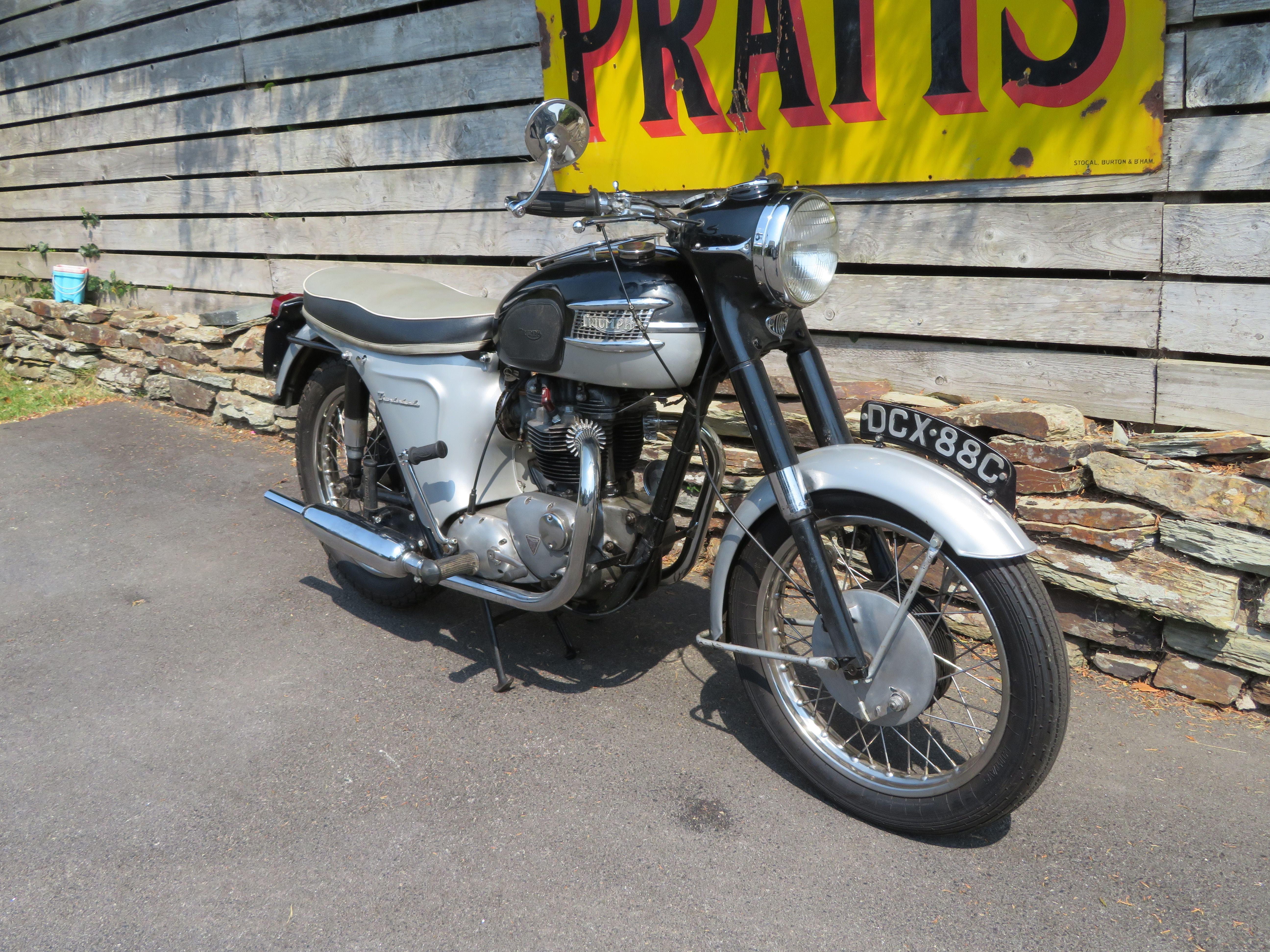 1965 TRIUMPH THUNDERBIRD