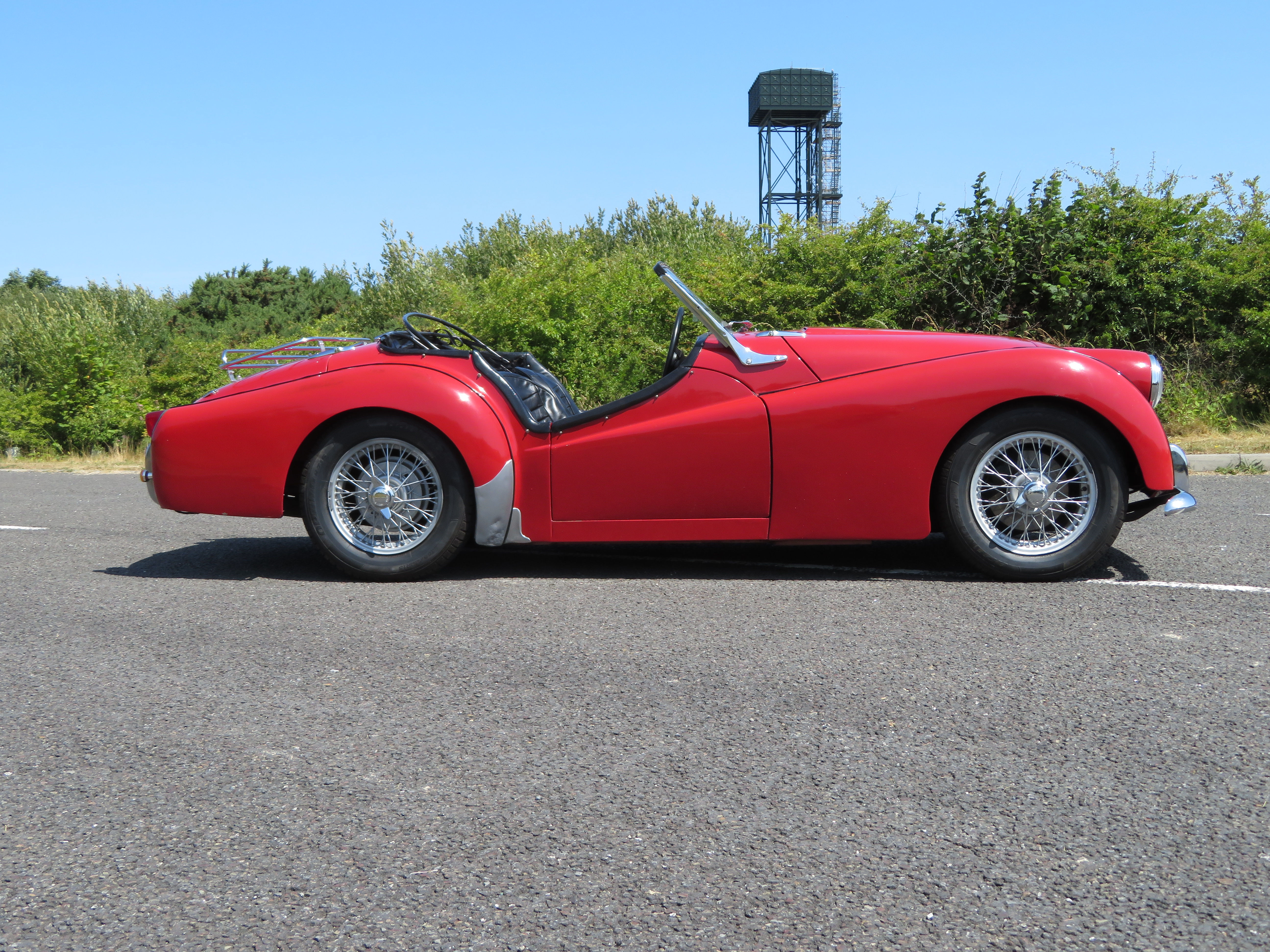 TRIUMPH TR2