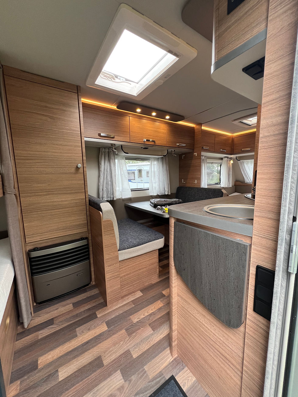 Thumbnail: Weinsberg CaraOne 500 FDK 2024 met stapelbed en mover 