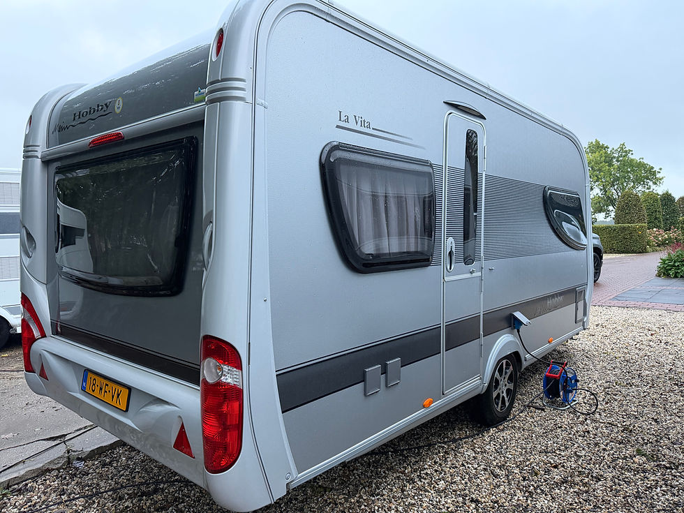 Thumbnail: Hobby La Vita 460 UFe van 2010 met mover en prachtige Isabella voortent