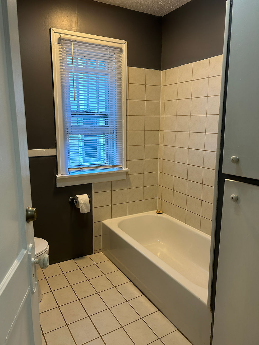 Main Floor Full Bathroom