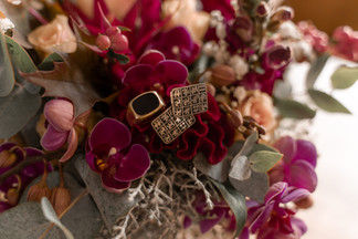 sieraden in het bruidsboeket