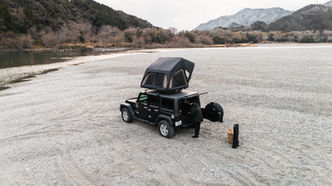 【peakpod】車両に設置している際の上空からの画像。