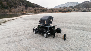 【peakpod】車両に設置している際の上空からの画像。