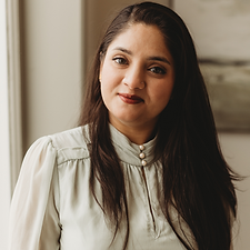 maryamSiddiqui-bio-headshot-new.png