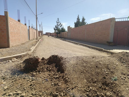 Obras inconclusas del adoquinado en las calles de zona Mariscal Santa Cruz, Tilata – El Alto