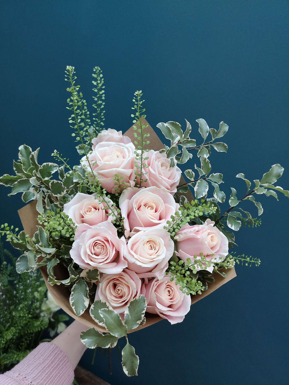 Thumbnail: Simply Luxury Roses: Sweet Avalanche