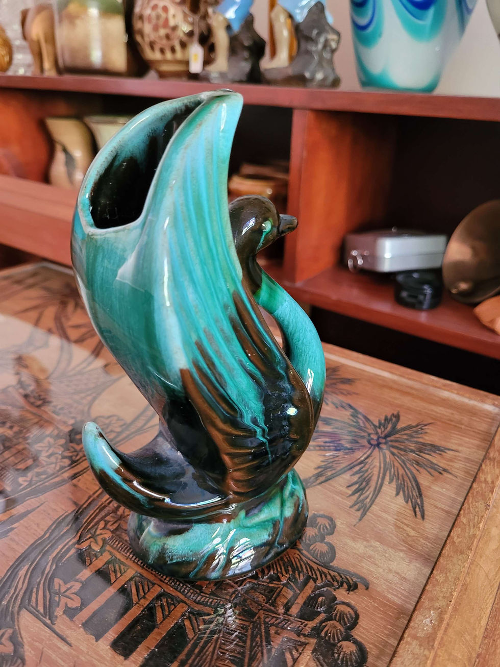 Thumbnail: Blue Mountain swan vase / bud vase 
