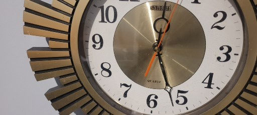 Retro Sansui starburst clock 