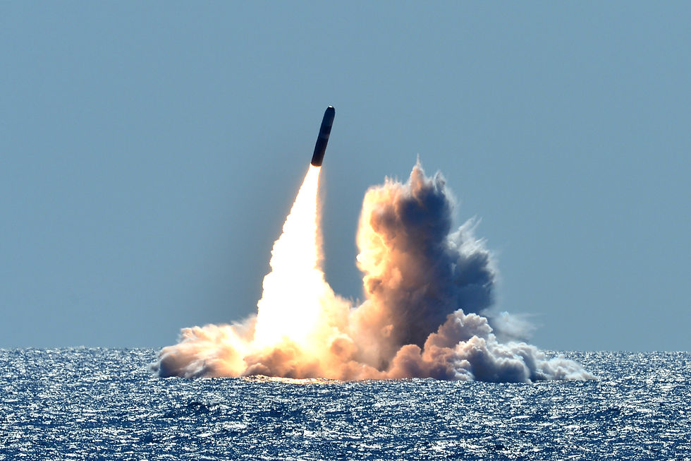 Lanzamiento de un misil Trident II D5 desde un submarino clase Ohio