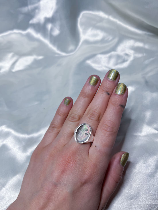 925 silver, mother of pearl, cubic zirkon ring on hand