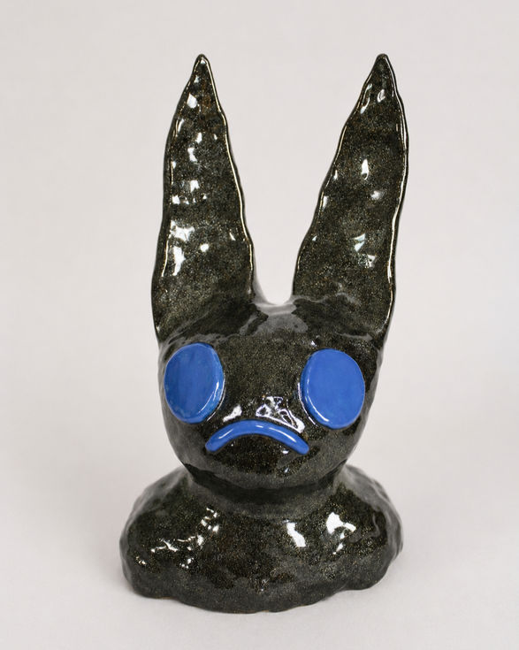 Tea Dust contemporary ceramic sculpture by Swedish artist Storm Philippa Clarén