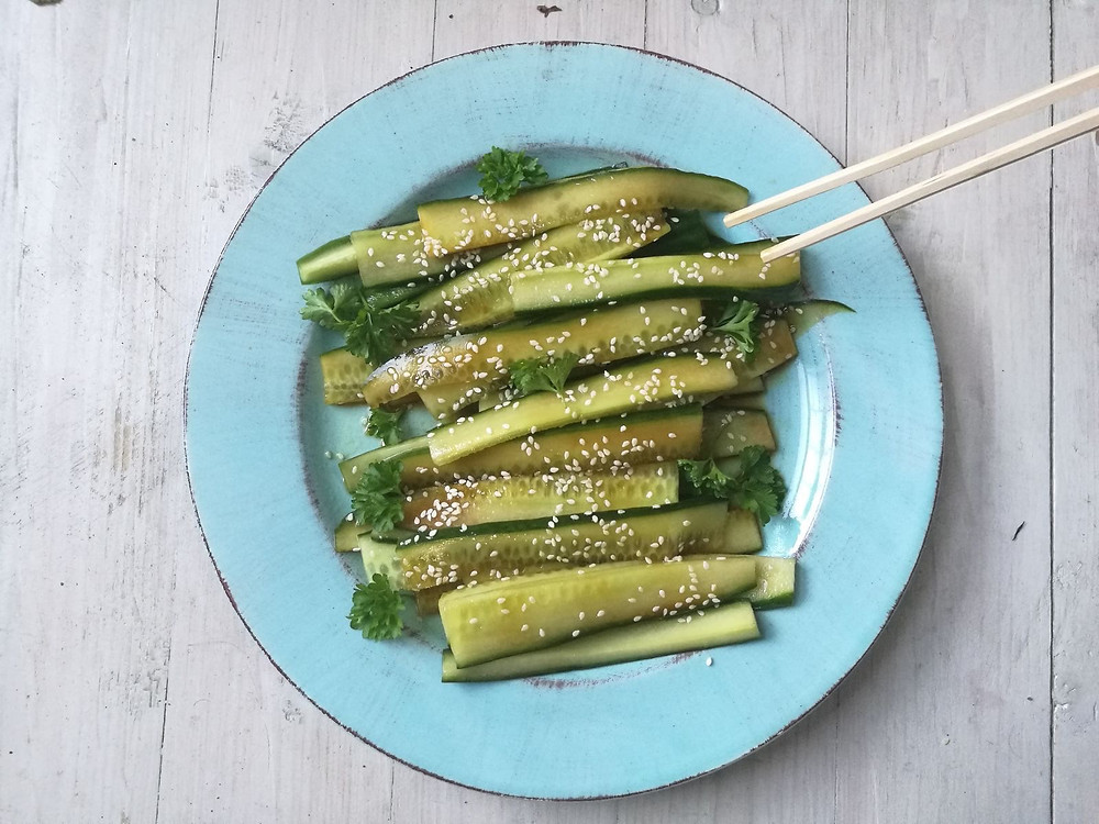 Aziatische komkommersalade