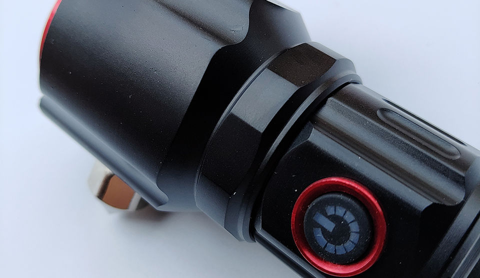 Miniatura: Lanterna Tática LED Recarregável