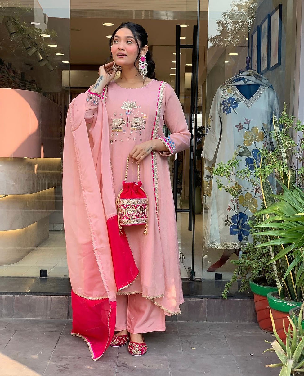 Thumbnail: Blush Pink A line Set in Tissue