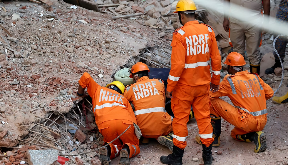 Larawan ng mga miyembro ng rescue team